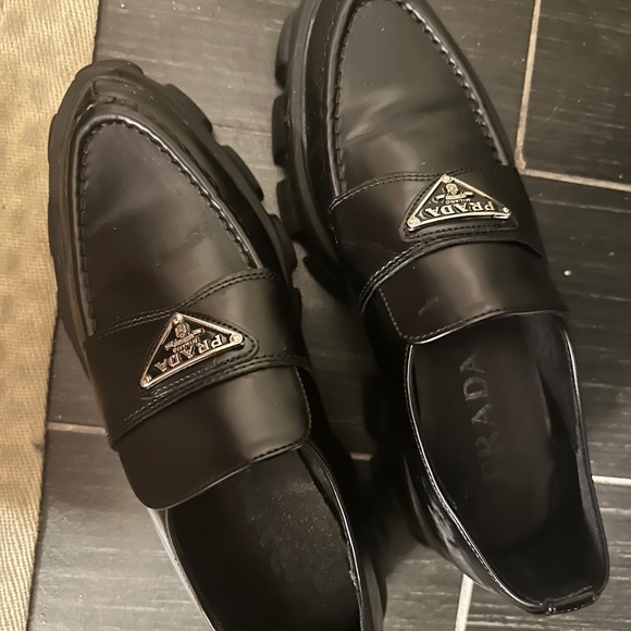 Prada moccasins pointed toe size 8 - Picture 4 of 4